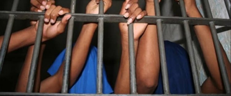 Policeman and prison guard arrested for attempted kidnap