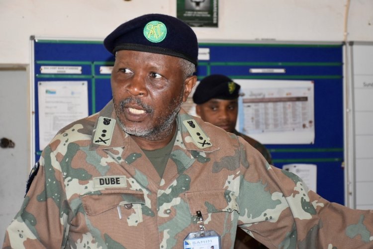 General sul-africano assume comando da SAMIM